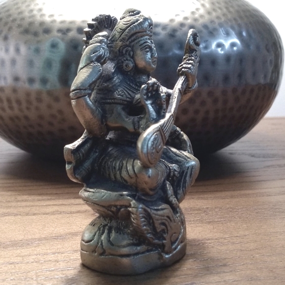 Antique Vintage Brass Hindu Goddess Saraswati Sculpture / 4” Figurine - Picture 11 of 15